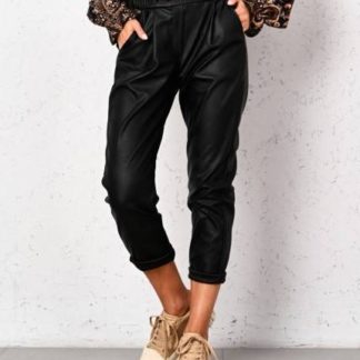 SPODNIE Z EKO SKÓRY Z ŁAŃCUSZKIEM